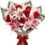 Buque Classic Rosas Vermelhas Com lírio cor de rosa