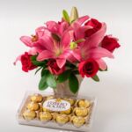 Arranjo de Lírios e Chocolate